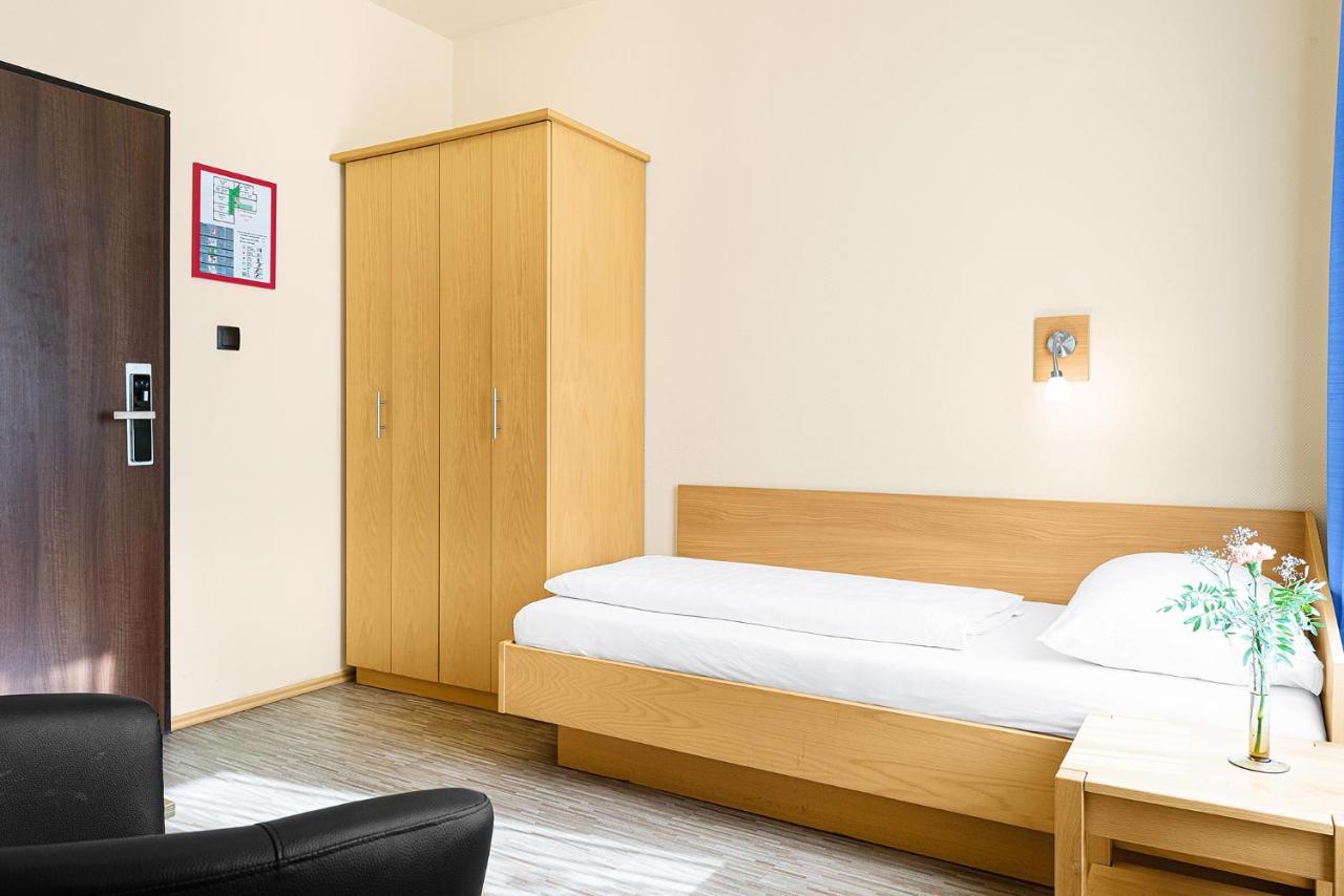 Single Room Shared Toilet,1773699279:JPEG